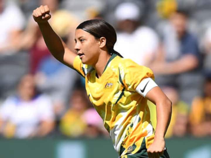 Women's Super League: Chelsea sign three-time PFA Footballer of the Year Award-winner Sam Kerr