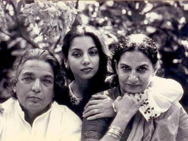 Shaukat Kaifi dies at 91: Film, theatre artiste and ceaseless rebel passes away at home in Mumbai; actor known for roles in Umrao Jaan, Salaam Bombay Shaukat Kaifi dies at 91: Film, theatre artiste and ceaseless rebel passes away at home in Mumbai; actor known for roles in Umrao Jaan, Salaam Bombay