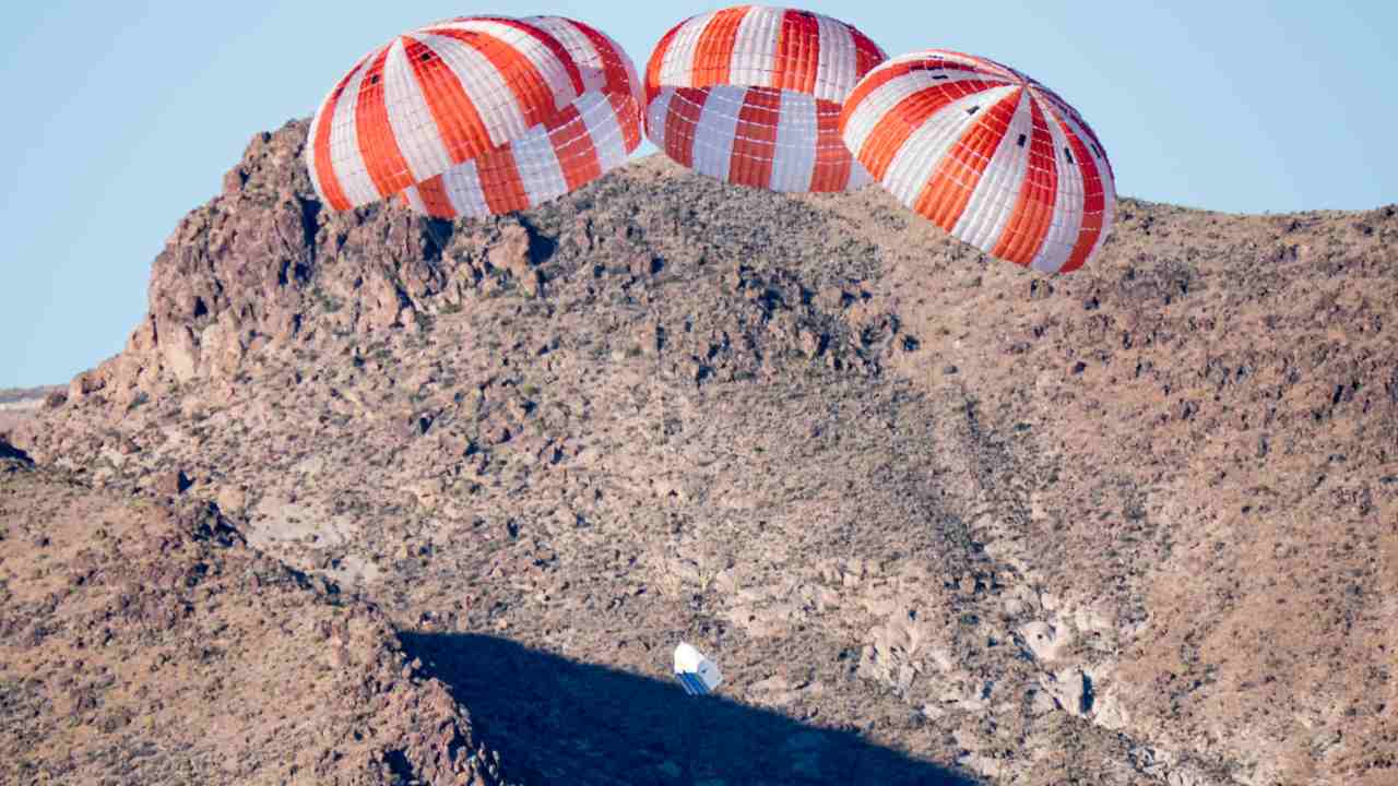 SpaceX performs a parachute test for its Dragon capsule over the Delamar Dry Lake in Nevada in August 2017. Image: NASA