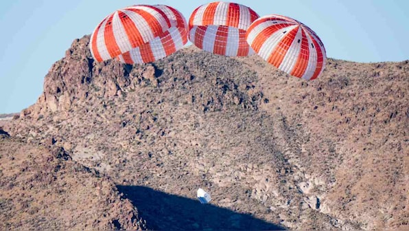 SpaceX nails thirteenth back-to-back safety test of Crew Dragon parachute systems