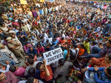 Tis Hazari clash: Delhi district court lawyers to continue boycotting work amid Bar Council's appeal to maintain peace Tis Hazari clash: Delhi district court lawyers to continue boycotting work amid Bar Council's appeal to maintain peace