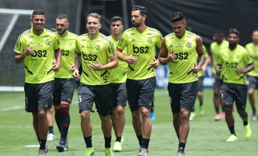 Flamengo stun River Plate with late comeback