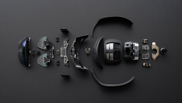 Microsoft’s HoloLens 2 mixed reality headset starts shipping at $3,500