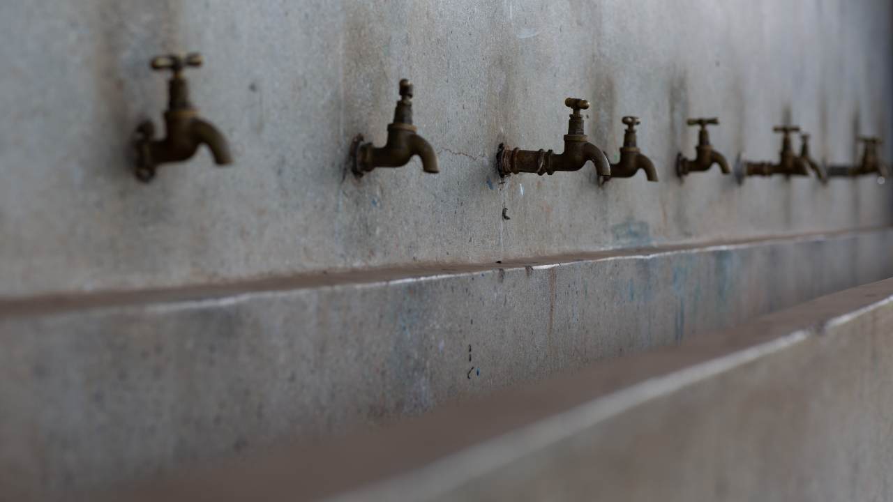 As hard as it is to believe, it’s apparently OK to drink water straight from Mumbai’s taps: BIS survey As hard as it is to believe, it’s apparently OK to drink water straight from Mumbai’s taps: BIS survey