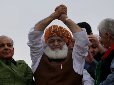 Maulana Fazlur Rehman ratchets up rhetoric with Azadi March in Pakistan, but cleric needs deep state support to rattle Imran Khan Maulana Fazlur Rehman ratchets up rhetoric with Azadi March in Pakistan, but cleric needs deep state support to rattle Imran Khan