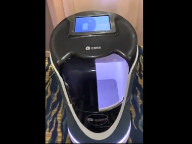 American journalist shares viral video featuring robot room service in Shanghai hotel; here’s how Twitter reacted American journalist shares viral video featuring robot room service in Shanghai hotel; here’s how Twitter reacted