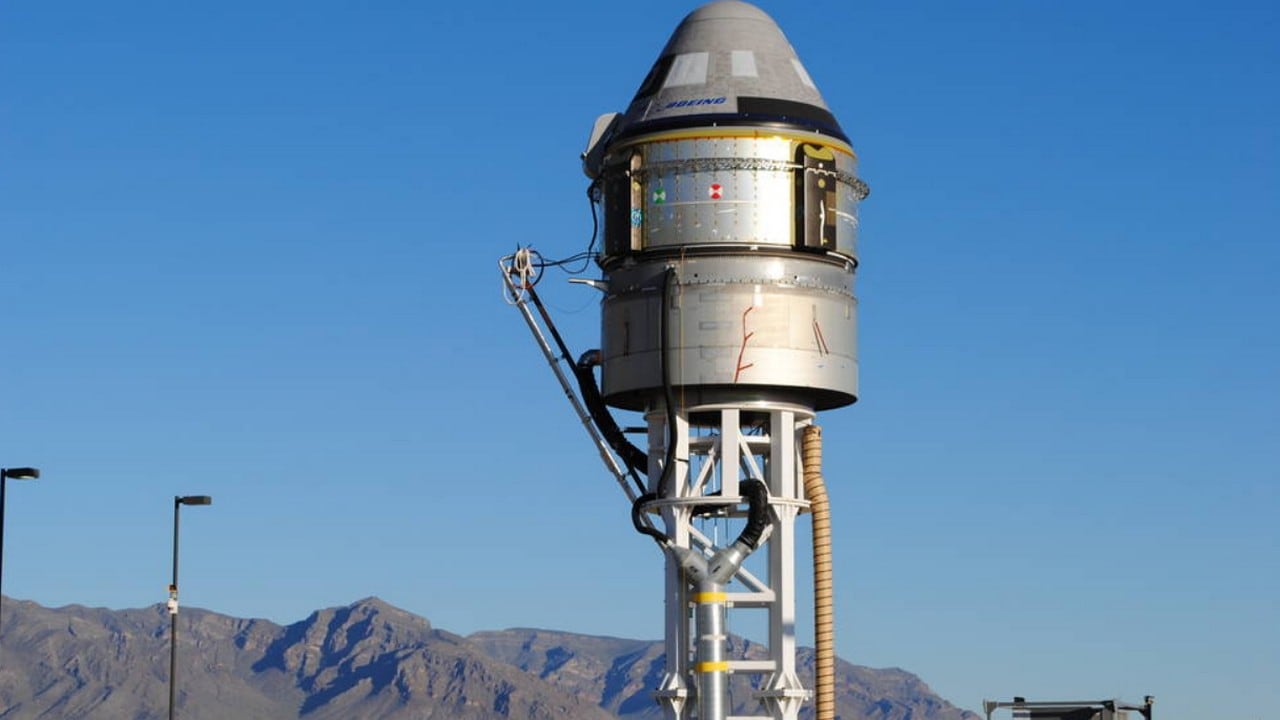 Boeing’s CST-100 Starliner spacecraft and its service module sit atop the test stand at White Sands Missile Range in New Mexico ahead of the company’s Pad Abort Test. Image credit: NASA