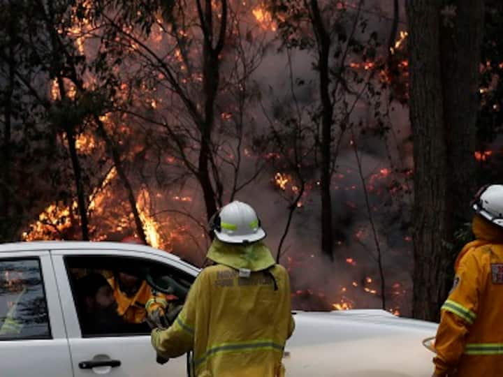 Australia bushfires: New South Wales declares emergency for second time in two months, deploys 1,700 firefighters as 100 wildfires rage