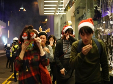 'It doesn't matter if it's Christmas': Hong Kong pro-democracy activists keep up protests as police fires tear gas to disperse crowds 'It doesn't matter if it's Christmas': Hong Kong pro-democracy activists keep up protests as police fires tear gas to disperse crowds