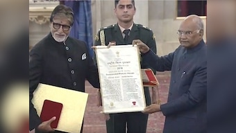 Amitabh Bachchan receives Dadasaheb Phalke award from President Ram Nath Kovind; Abhishek, Jaya attend the ceremony
