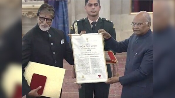 Amitabh Bachchan receives Dadasaheb Phalke award from President Ram Nath Kovind; Abhishek, Jaya attend the ceremony