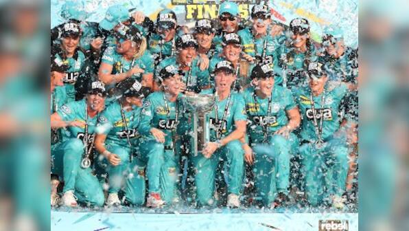 Beth Mooney's half-century helps Brisbane Heat clinch WBBL title with six-wicket win over Adelaide Strikers