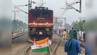 CAA protests in West Bengal: Protesters block NH 34 in Murshidabad, stage sit-ins at Shondaliya, Kakra Mirzapur stations to oppose amendments to citizenship laws