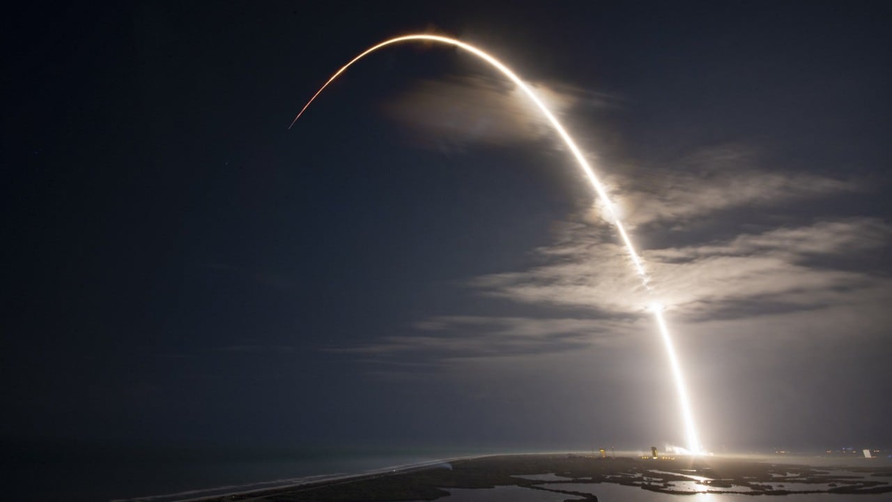 Falcon 9 launches JCSAT-18/Kacific1 to geostationary transfer orbit. Image: SpaceX