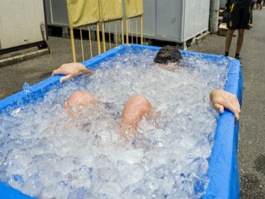 Are ice baths good for workout recovery? I sat in freezing water for 2  minutes to find out