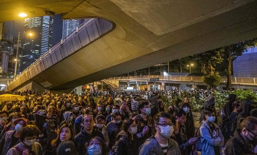 The large turnout could further embolden the movement’s confrontational frontline protesters, who said they planned to disrupt the city’s roads and public transportation system on Monday. By Lam Yik Fei © 2019 The New York Times