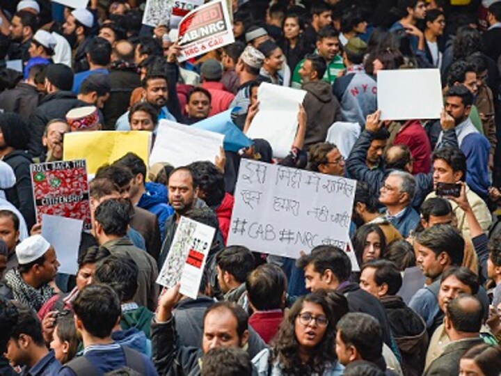 Anti-Citizenship Act protests: Toll rises to six in Assam; protesters block roads, railway tracks, torch vehicles in West Bengal