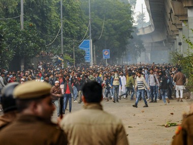 Citizenship Act protests in Jamia Millia Islamia turn violent as students, cops clash; several, including policemen, injured Citizenship Act protests in Jamia Millia Islamia turn violent as students, cops clash; several, including policemen, injured