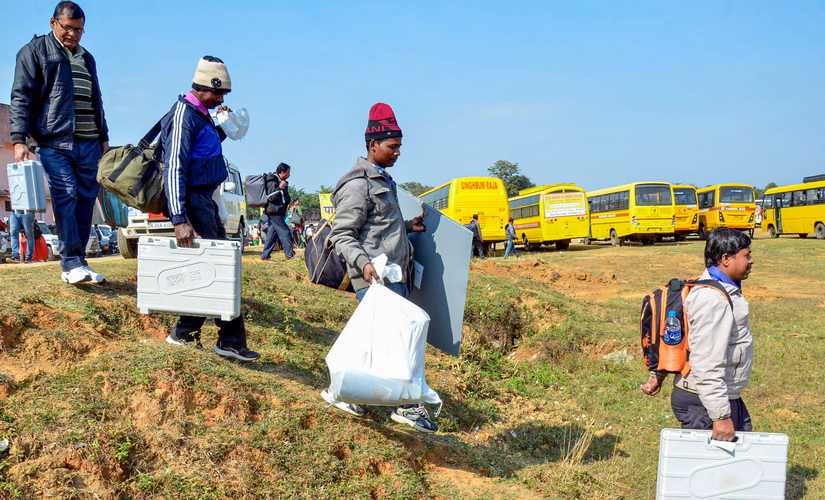 Jharkhand Election 2019: 20 seats undergo polling in phase two today; CM Raghubar Das, state BJP chief Laxman Gilua among key candidates Jharkhand Election 2019: 20 seats undergo polling in phase two today; CM Raghubar Das, state BJP chief Laxman Gilua among key candidates