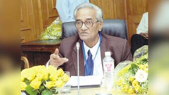 Urdu satirist Mujtaba Hussain on returning his Padma Shri: Our democracy has been reduced to a joke