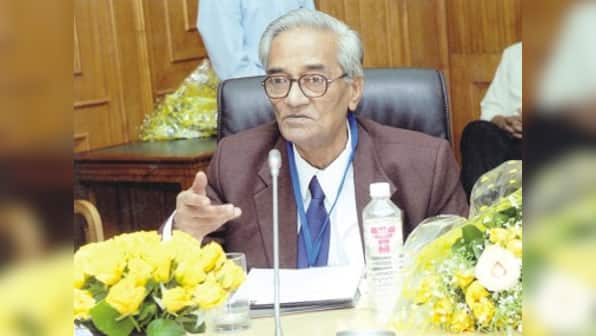 Urdu satirist Mujtaba Hussain on returning his Padma Shri: Our democracy has been reduced to a joke