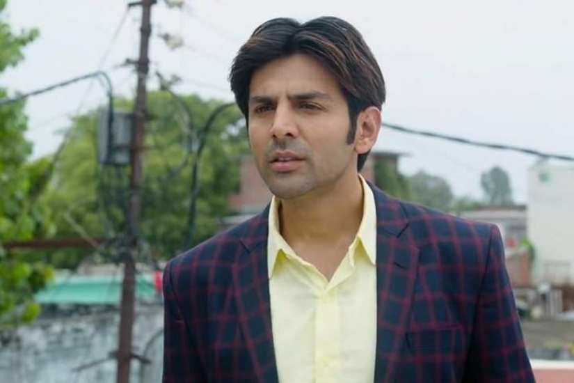 Kartik Aaryan in a still from Pati Patni Aur Woh. Image from Twitter