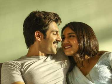 Pati Patni Aur Woh, starring Kartin Aaryan and Ananya Panday, makes Rs 21.43 cr in two days Pati Patni Aur Woh, starring Kartin Aaryan and Ananya Panday, makes Rs 21.43 cr in two days