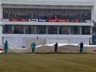 Pakistan vs Sri Lanka: Bad weather curtails visitors' chances of posting big total in first innings Pakistan vs Sri Lanka: Bad weather curtails visitors' chances of posting big total in first innings