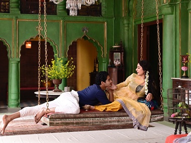 Ishaan Khatter reveals first look of Mira Nair's BBC series A Suitable Boy, shares a leisurely moment with Tabu Ishaan Khatter reveals first look of Mira Nair's BBC series A Suitable Boy, shares a leisurely moment with Tabu