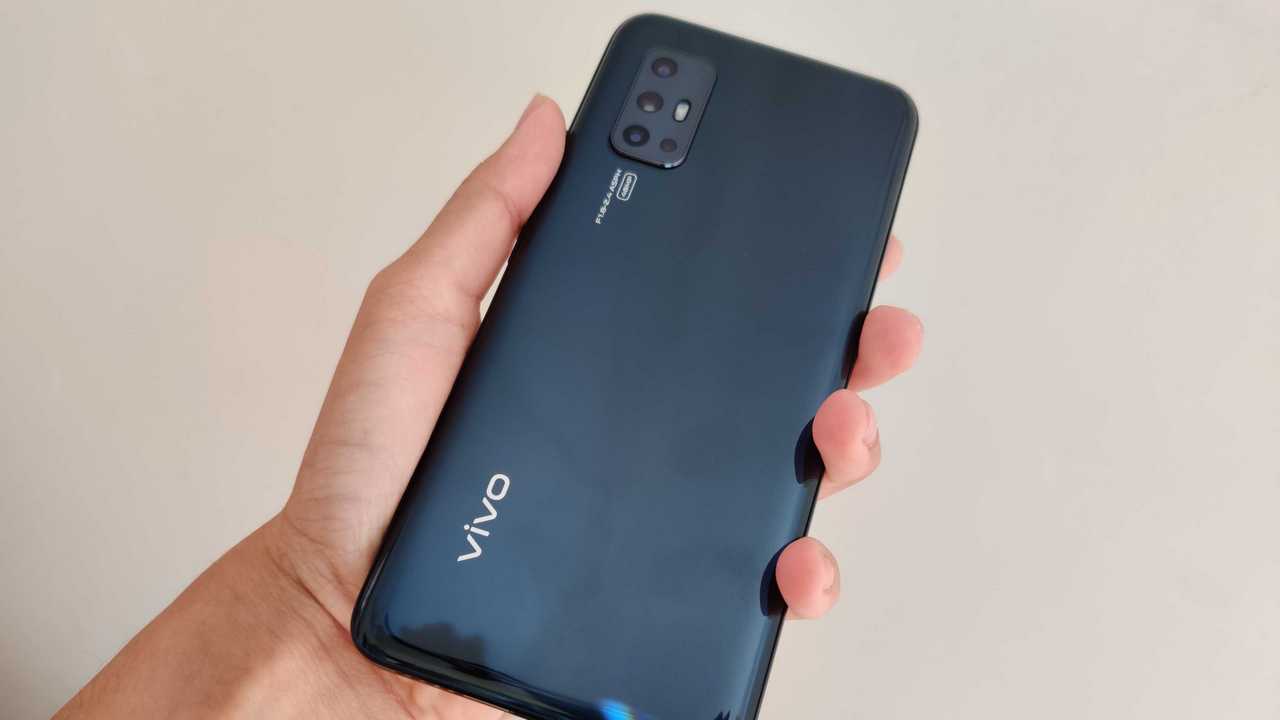 Vivo V17 launched in India at Rs 22,990; sports hole-punch display, 48 MP camera Vivo V17 launched in India at Rs 22,990; sports hole-punch display, 48 MP camera
