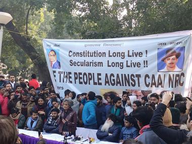 At Delhi anti-CAA protest, Arundhati Roy asks people to oppose NPR by furnishing wrong names, addresses to officials At Delhi anti-CAA protest, Arundhati Roy asks people to oppose NPR by furnishing wrong names, addresses to officials