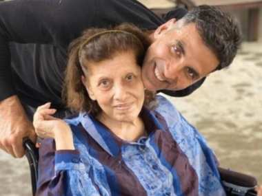 Veteran actress Dimple Kapadia's mother Betty passes away at 80 due to respiratory problems Veteran actress Dimple Kapadia's mother Betty passes away at 80 due to respiratory problems