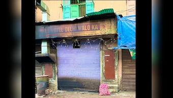 No onion thieves in Mumbai? Twitter in splits as picture of an unguarded sack of vegetable outside a restaurant goes viral