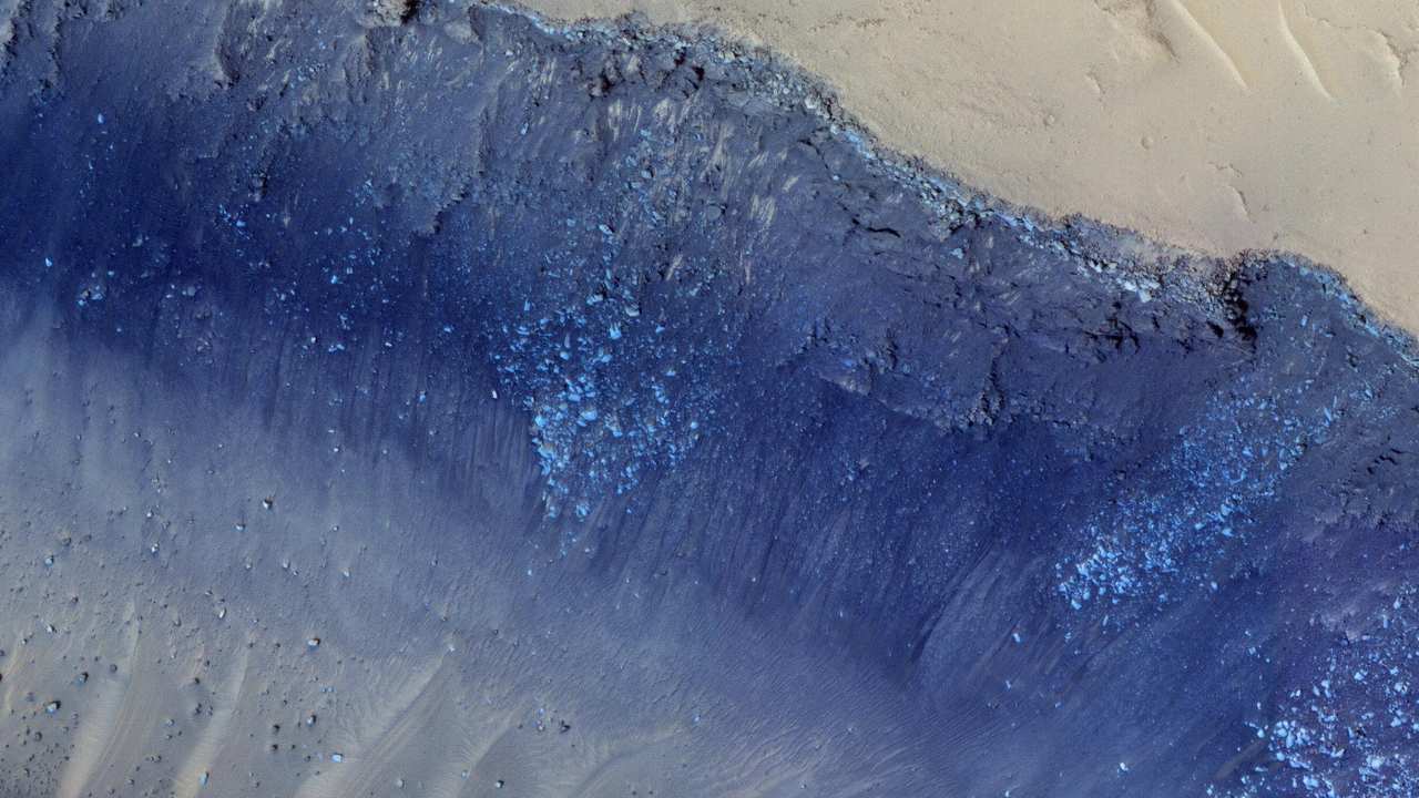 Cerberus Fossae, with steep slopes having active landslides. Image credit: NASA