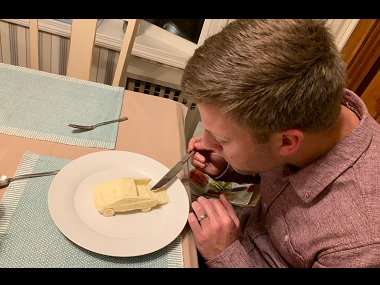 Man sculpts Tesla's new Cybertruck out of mashed potatoes; Twitter calls him 'Elon Mash' Man sculpts Tesla's new Cybertruck out of mashed potatoes; Twitter calls him 'Elon Mash'