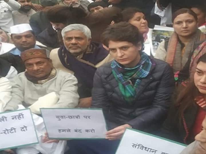 Citizenship Amendment Act protests: Priyanka Gandhi Vadra holds sit-in at India Gate over Delhi Police action against Jamia Milia Islamia students