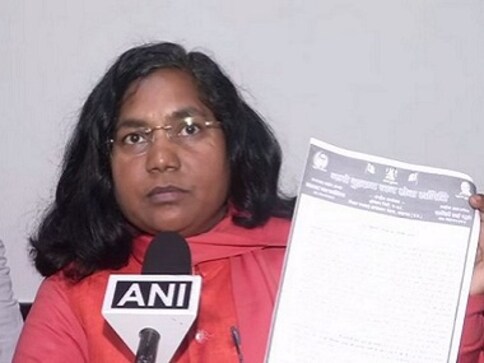 Savitri Bai Phule resigns from Congress, will float her own outfit: ex-BJP lawmaker says no difference between parties Savitri Bai Phule resigns from Congress, will float her own outfit: ex-BJP lawmaker says no difference between parties