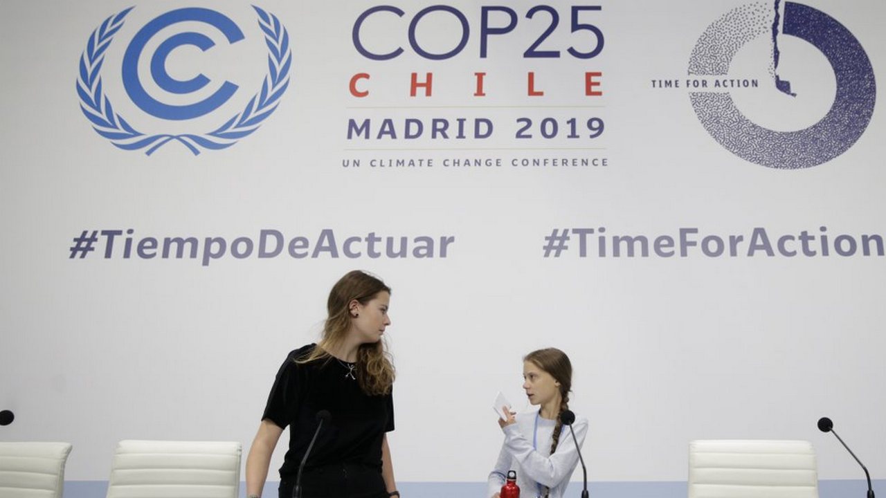Luisa Neubauer and Greta Thunberg during the press conference at COP25. Image credit: AP 