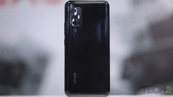 Vivo V17 review: Enjoy its fancy looks and decent camera, but that is all about it