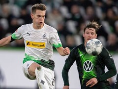 Bundesliga Wolfsburg Stun Gladbach 2 1 With Stoppage Time Winner Rb Leipzig Claim Top Spot Sports News Firstpost