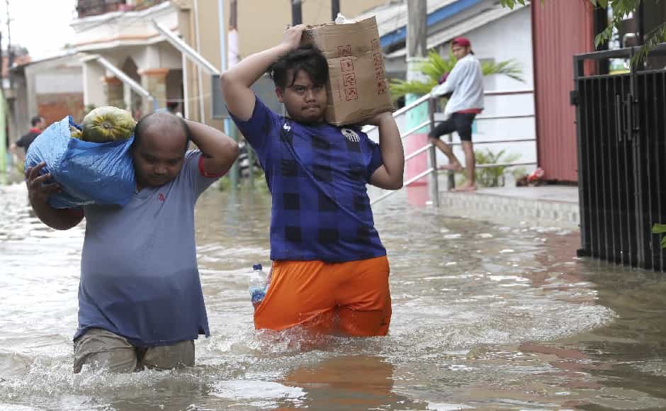 Jakarta floods on New Year's Day due to heavy rains; 16