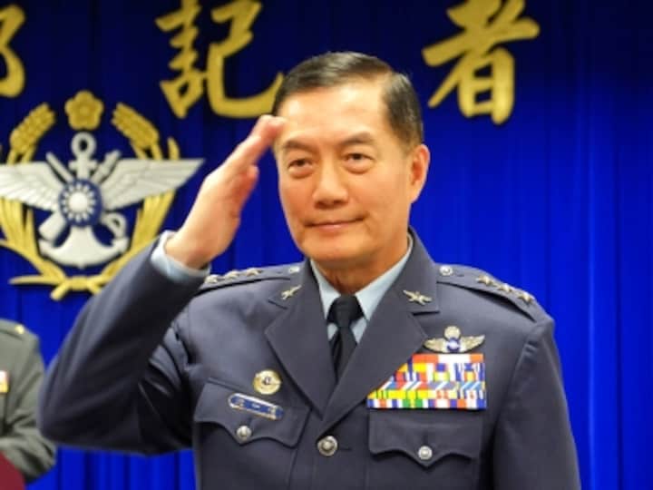 Taiwan top military chief Shen Yi-ming among eight killed after helicopter crashes in mountainous area near Taipei