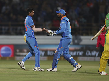 India vs Australia: Should KL Rahul be a long term wicket-keeping option? Cricket experts disagree India vs Australia: Should KL Rahul be a long term wicket-keeping option? Cricket experts disagree