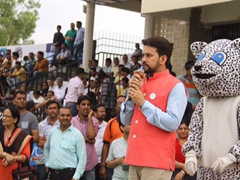 Delhi Assembly polls: EC issues notice to BJP leader Anurag Thakur for ‘desh ke gaddaron ko’ remark, demands reply before 30 Jan Delhi Assembly polls: EC issues notice to BJP leader Anurag Thakur for ‘desh ke gaddaron ko’ remark, demands reply before 30 Jan