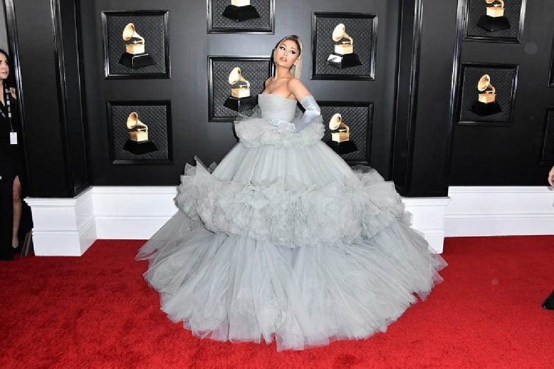 Ariana Grande Xxx - Grammys 2020: Ariana Grande's cinderella moment on red carpet; Billy Porter  stuns all with diamond fringe suit-Entertainment News , Firstpost