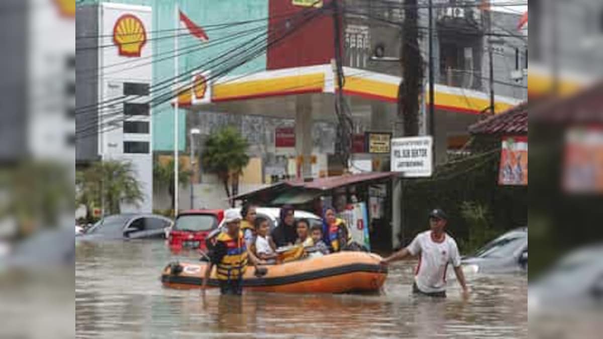 Indonesian capital floods on New Year's day due to heavy rains; 16 killed, thousands displaced in Jakarta, landslides reported in Bogor, Depok