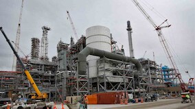 Nanoparticles powered by light aim to reduce chemical industry's carbon footprint