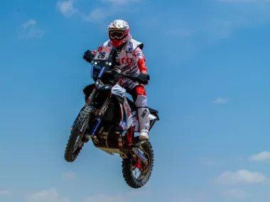 C Santosh battles through hand injury, Paulo Goncalves finishes 12th as Hero Team endures tough second stage at Dakar rally C Santosh battles through hand injury, Paulo Goncalves finishes 12th as Hero Team endures tough second stage at Dakar rally