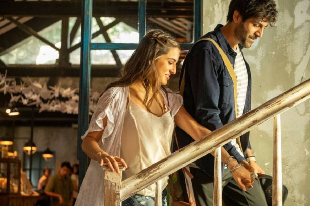 Kartik Aaryan, Sara Ali Khan in a still from the song | Twitter
