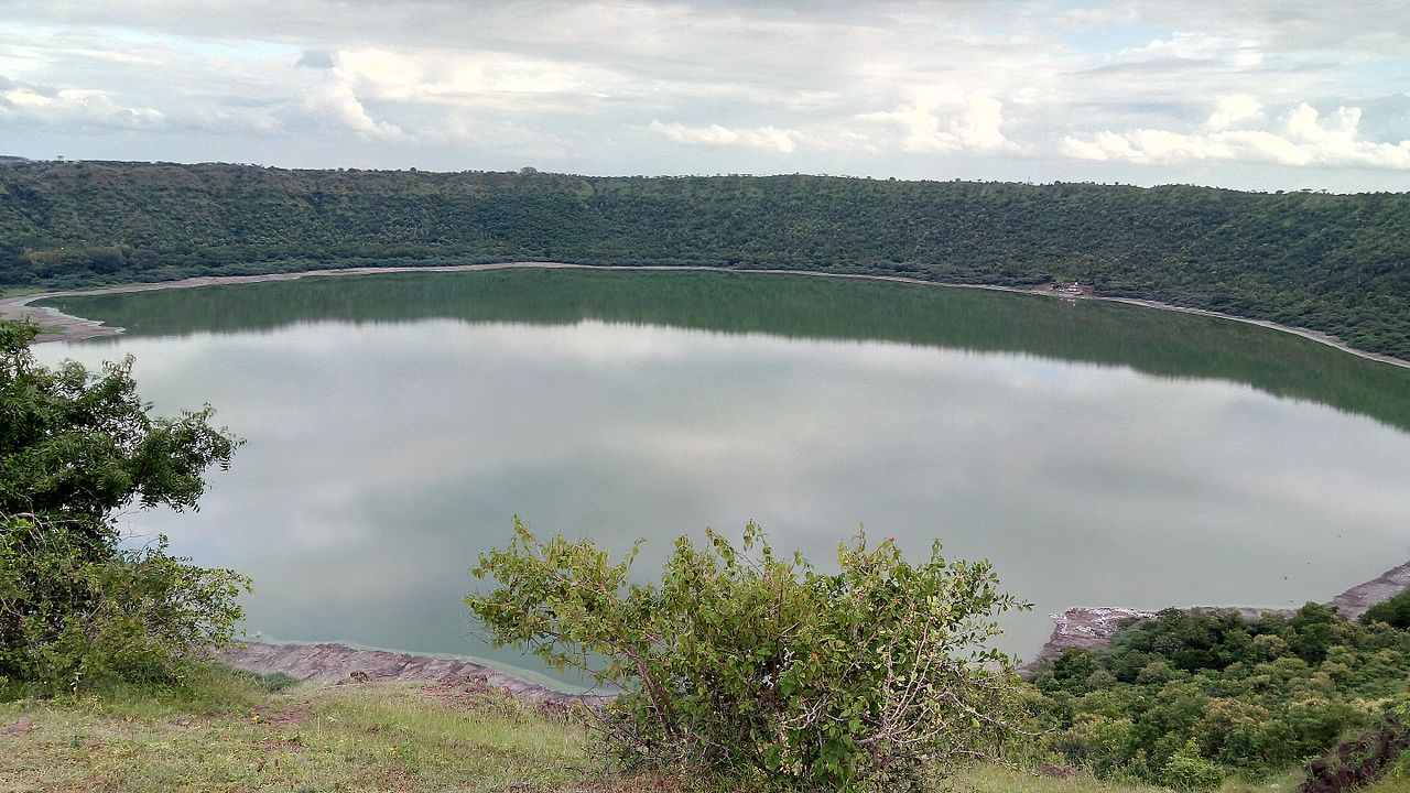 The Lonar lake in India is an example of phosphorous rich lake of the world. Image credit: Wikipedia/Vivek Ganesan